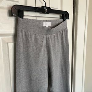 Form Leggings in Heather Grey